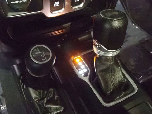 Used 2022 Jeep Wrangler Sport S image 25