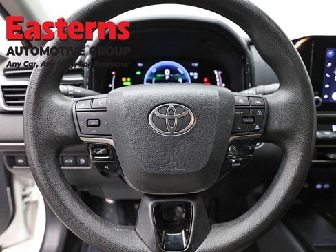 Used 2025 Toyota Camry LE FWD image 10