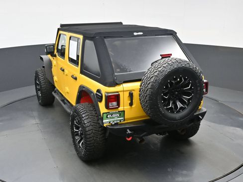 Used 2021 Jeep Wrangler Unlimited Rubicon AWD/4WD image 37