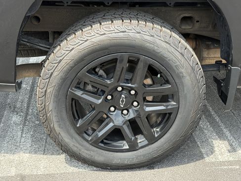 Used 2022 Chevrolet Silverado 1500 Custom AWD/4WD image 11