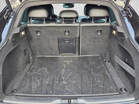 Used 2021 Maserati Levante image 6