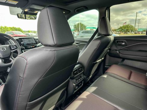 New 2026 Honda Ridgeline Black Edition image 15