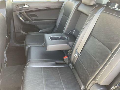 Used 2021 Volkswagen Tiguan SE w/ Panoramic Sunroof Package image 25