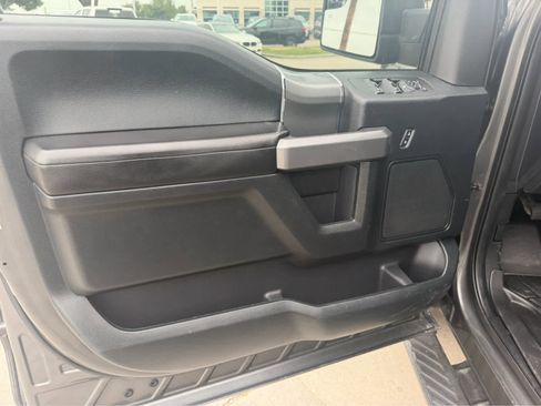 Used 2017 Ford F150 XLT w/ Equipment Group 301A Mid AWD/4WD image 15