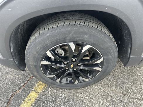 Certified 2023 Chevrolet TrailBlazer LT w/ Convenience Package FWD image 39