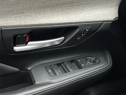 Used 2024 Toyota Grand Highlander AWD Hybrid image 21