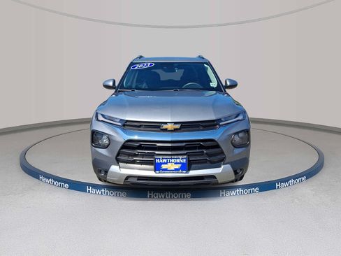 Used 2023 Chevrolet TrailBlazer LT w/ Convenience Package AWD/4WD image 2