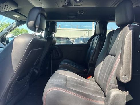 Used 2017 Dodge Grand Caravan GT FWD image 11