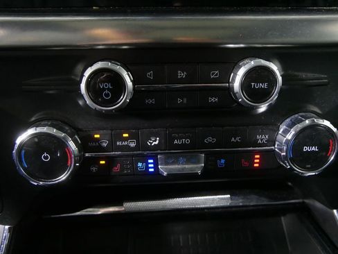 Used 2022 Ford F150 Lariat w/ Equipment Group 502A High image 26