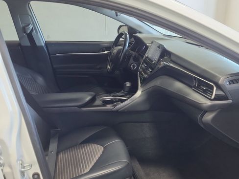 Used 2021 Toyota Camry SE FWD image 13
