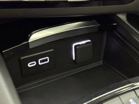 Used 2023 Buick Envision Essence w/ Sport Touring Package image 25