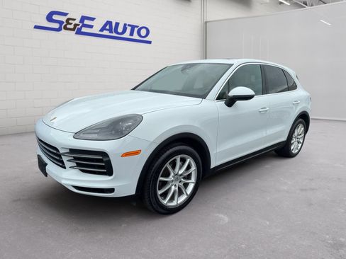 Used 2019 Porsche Cayenne AWD/4WD image 1