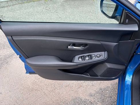 Used 2025 Nissan Sentra SV FWD image 15