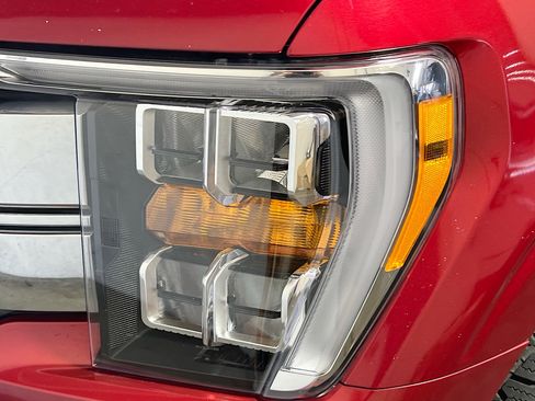 Used 2022 Ford F150 Lariat image 11