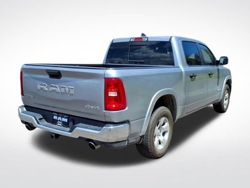 Used 2025 RAM 1500 4x4 Crew Cab image 6