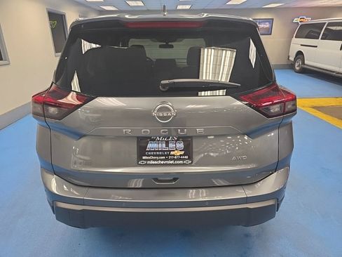 Used 2025 Nissan Rogue SV AWD/4WD image 8