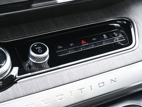 New 2026 Ford Expedition Platinum image 27