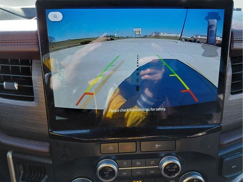 Used 2024 Ford Expedition Limited AWD/4WD image 35