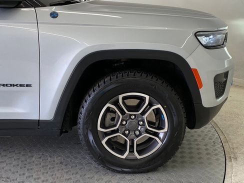 Used 2022 Jeep Grand Cherokee Trailhawk w/ Luxury Tech Group III image 11