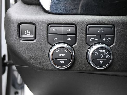 Used 2025 GMC Sierra 1500 Elevation AWD/4WD image 12
