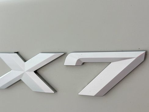 Used 2023 BMW X7 xDrive40i image 11