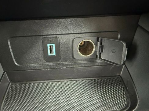 Used 2018 Ford Escape SE image 24