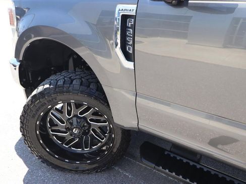 Used 2022 Ford F250 Lariat w/ Lariat Value Package AWD/4WD image 3