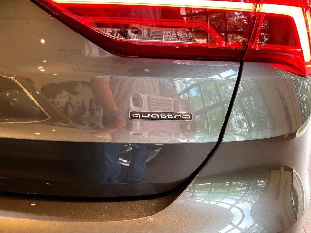 Certified 2025 Audi Q3 2.0T Premium Plus w/ Premium Plus Package AWD/4WD image 20