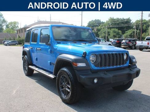 Used 2025 Jeep Wrangler Unlimited Sport AWD/4WD image 2