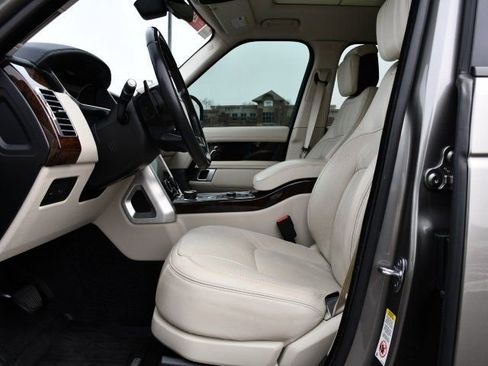 Used 2020 Land Rover Range Rover HSE image 13