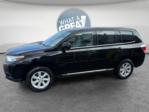 Used 2013 Toyota Highlander Plus w/ Cold Weather Pkg image 7