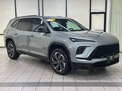 Used 2025 Buick Enclave Sport Touring image 1