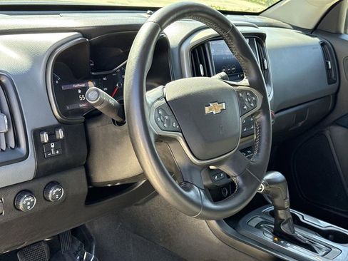 Used 2021 Chevrolet Colorado Z71 w/ Z71 Midnight Edition image 9