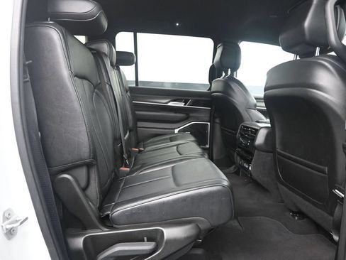Used 2024 Jeep Wagoneer Series II w/ Flexible Seating Group RWD image 13