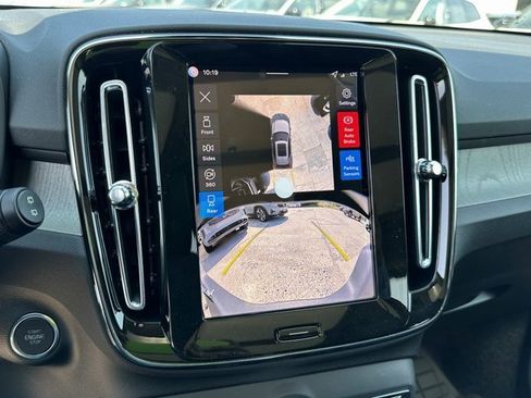 New 2026 Volvo XC40 B5 Plus w/ Protection Package Premier image 24