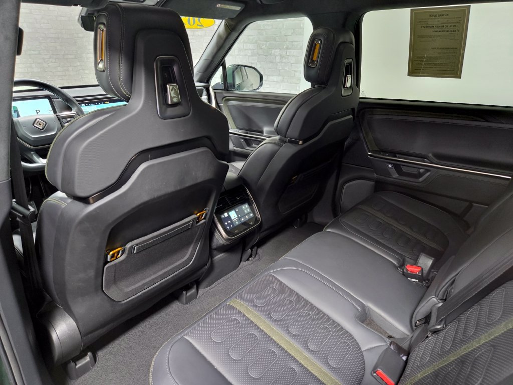 Used 2025 Rivian R1S Adventure Dual AWD/4WD image 32