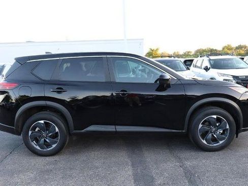 Certified 2025 Nissan Rogue SV AWD/4WD image 5