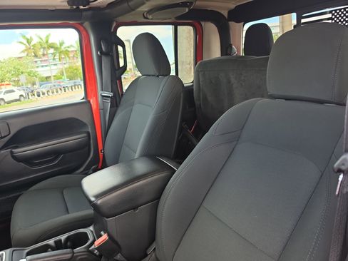 Used 2021 Jeep Gladiator Willys image 18
