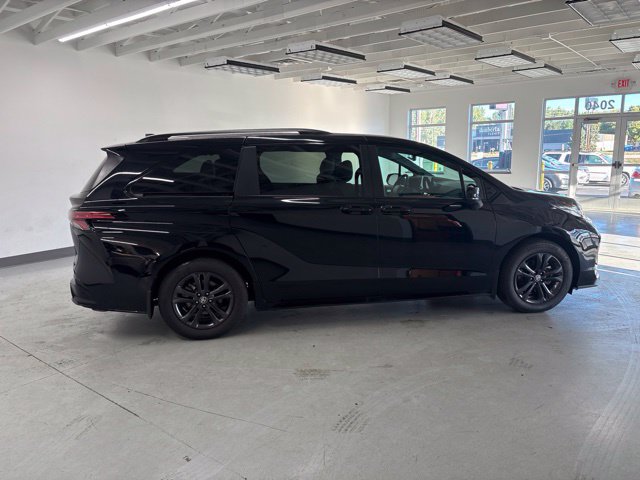 Used 2026 Toyota Sienna AWD image 12