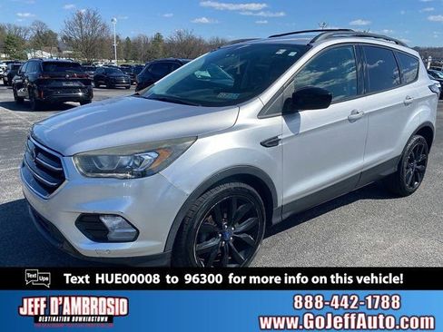 Used 2017 Ford Escape SE w/ SE Sport Appearance Package image 1
