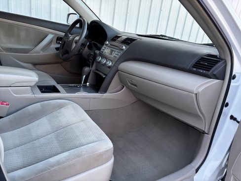 Used 2009 Toyota Camry LE image 14