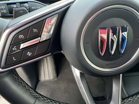 Used 2025 Buick Enclave Preferred image 20