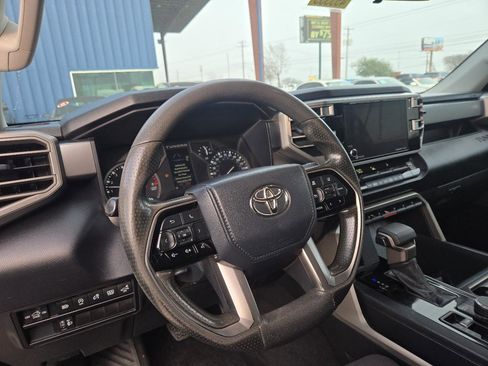 Used 2022 Toyota Tundra SR5 w/ SR5 Convenience Package image 7