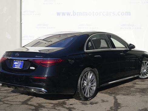 Used 2022 Mercedes-Benz S 580 4MATIC Sedan w/ AMG Line Package image 3