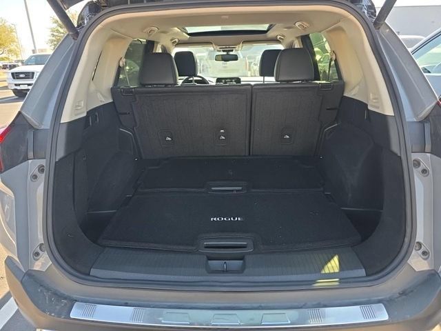 Used 2023 Nissan Rogue Platinum w/ Platinum Premium Package FWD image 4