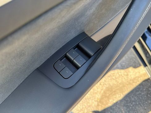 Used 2023 Tesla Model Y Long Range image 11