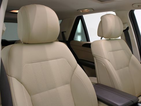 Used 2016 Mercedes-Benz GLE 350 w/ Premium Package image 48