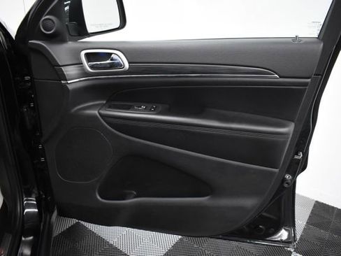 Used 2022 Jeep Grand Cherokee Limited image 34