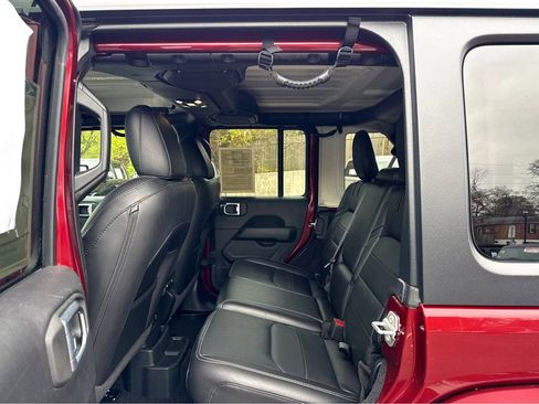 Used 2021 Jeep Wrangler Unlimited Sahara w/ Cold Weather Group image 10