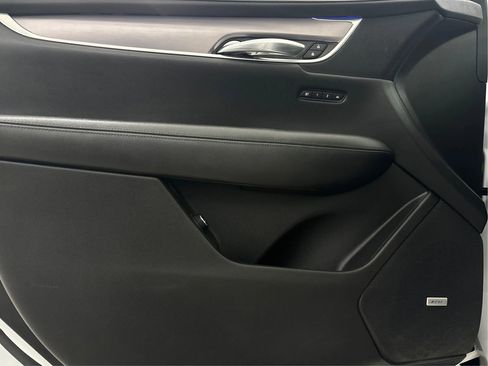 Used 2017 Cadillac XT5 Premium Luxury FWD image 25